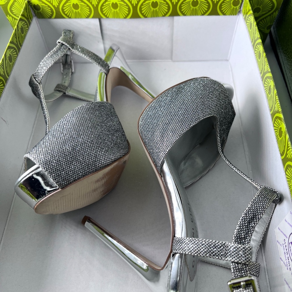 Gianni Bini Metallic Silver Platform Heels. - Picture 6 of 11